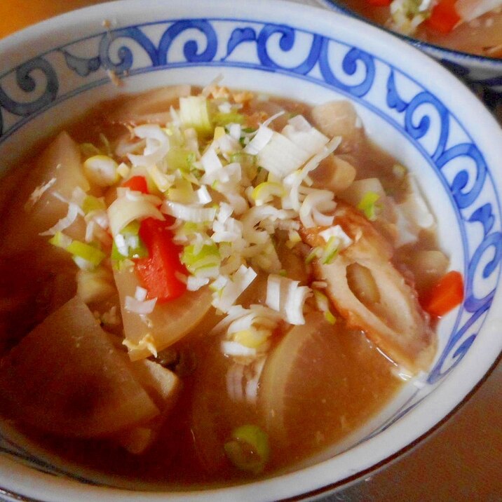 大根とちくわの味噌煮込みうどん